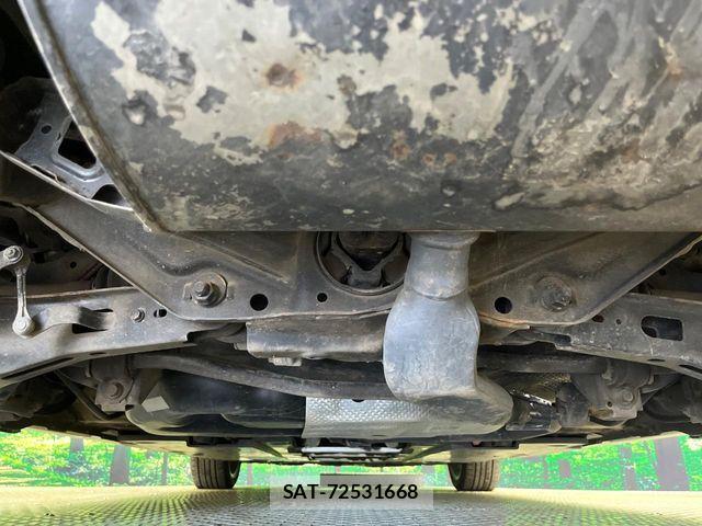 Toyota PRIUS 2019-09 8337493-19