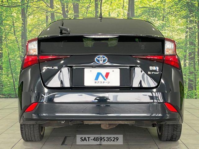 Toyota PRIUS 2019-07 8337494-15