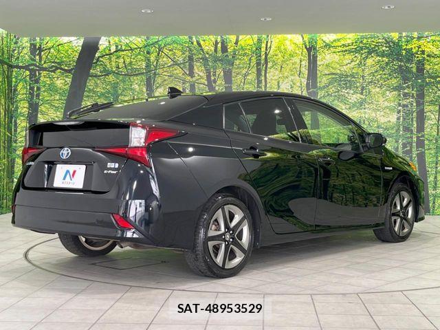 Toyota PRIUS 2019-07 8337494-17
