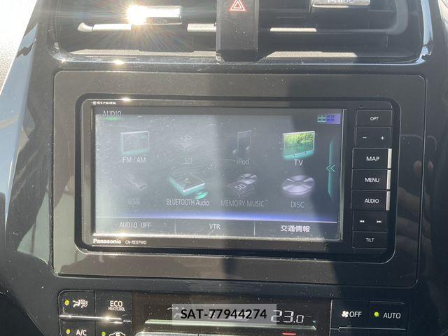 Toyota PRIUS 2019-05 8355405-10