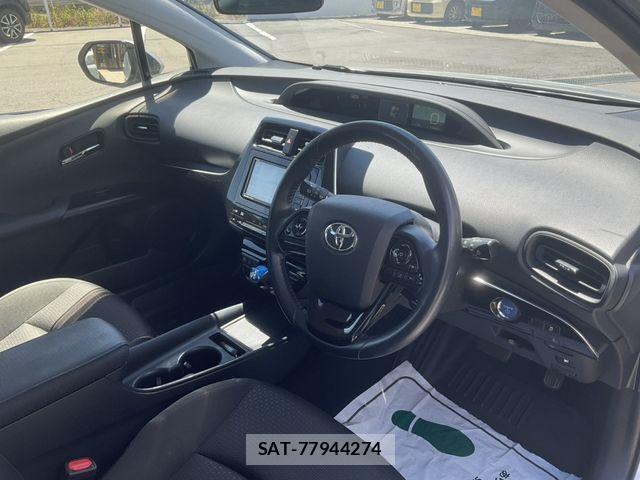 Toyota PRIUS 2019-05 8355405-14