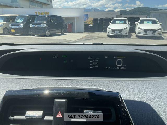 Toyota PRIUS 2019-05 8355405-18