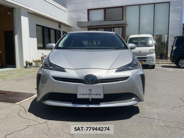 Toyota PRIUS 2019-05 8355405-1