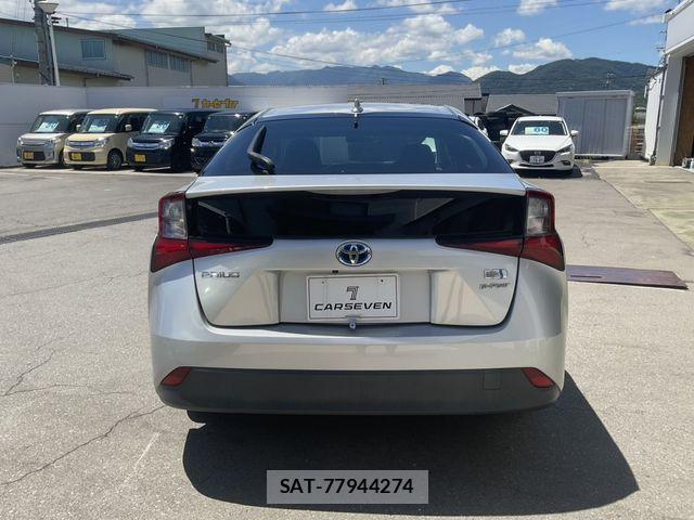 Toyota PRIUS 2019-05 8355405-2