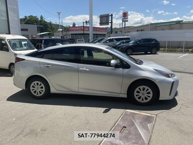 Toyota PRIUS 2019-05 8355405-3