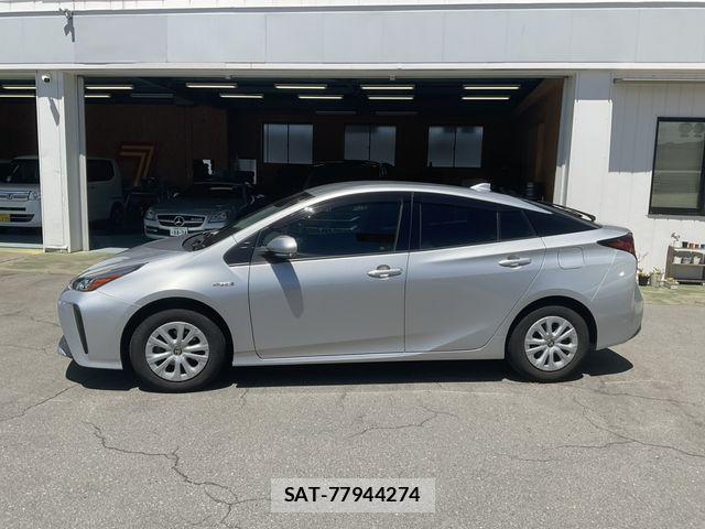 Toyota PRIUS 2019-05 8355405-4