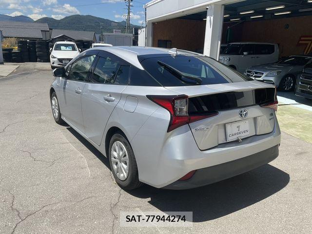 Toyota PRIUS 2019-05 8355405-8