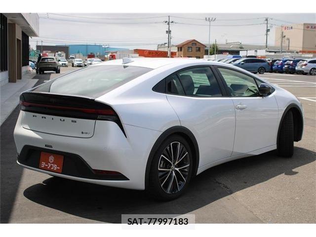 Toyota PRIUS 2023-02 8368220-10
