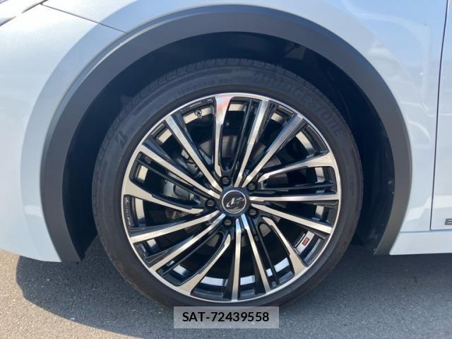 Toyota PRIUS 2023-08 8368221-10