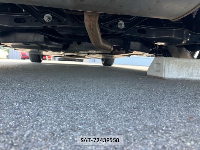 Toyota PRIUS 2023-08 8368221-13