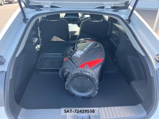 Toyota PRIUS 2023-08 8368221-29