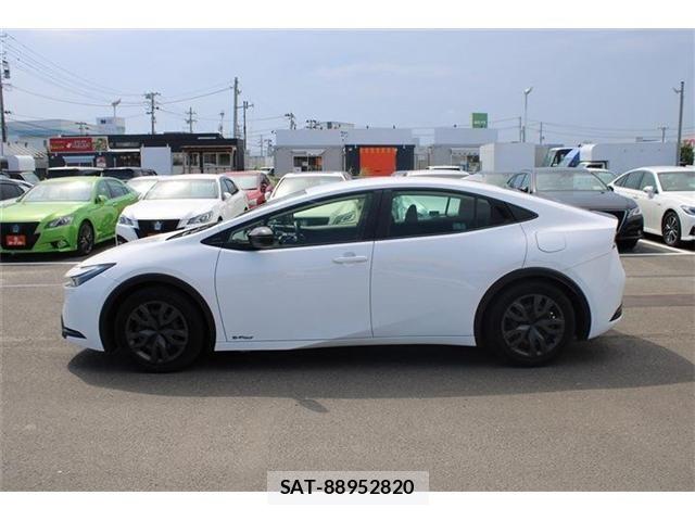 Toyota PRIUS 2025-03 8368217-7