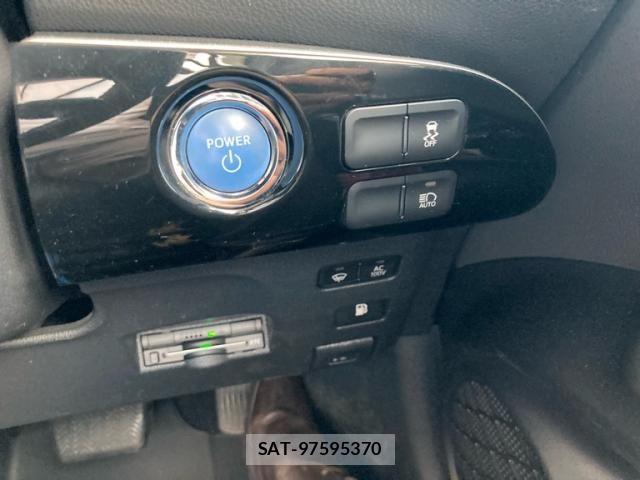 Toyota PRIUS 2016-06 8368223-10