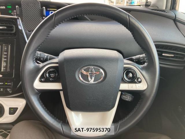Toyota PRIUS 2016-06 8368223-12