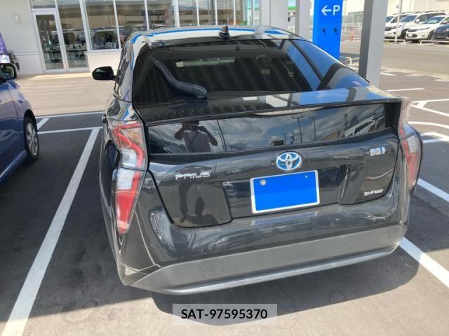 Toyota PRIUS 2016-06 8368223-1