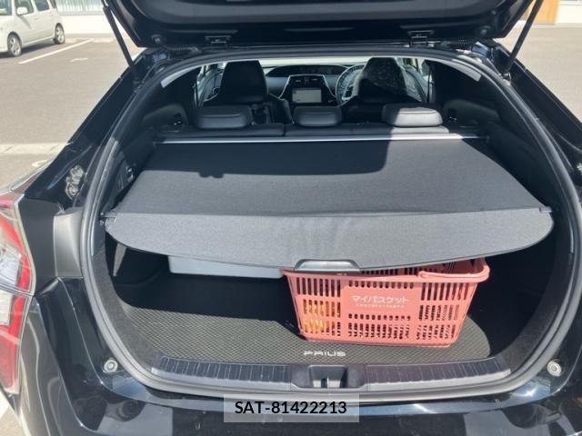 Toyota PRIUS 2017-02 8368222-11