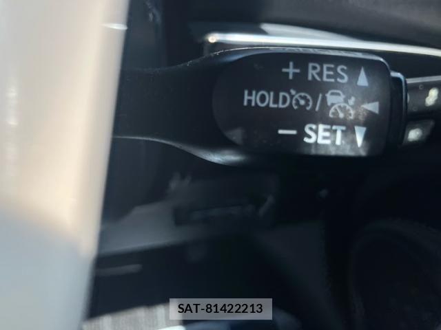 Toyota PRIUS 2017-02 8368222-21