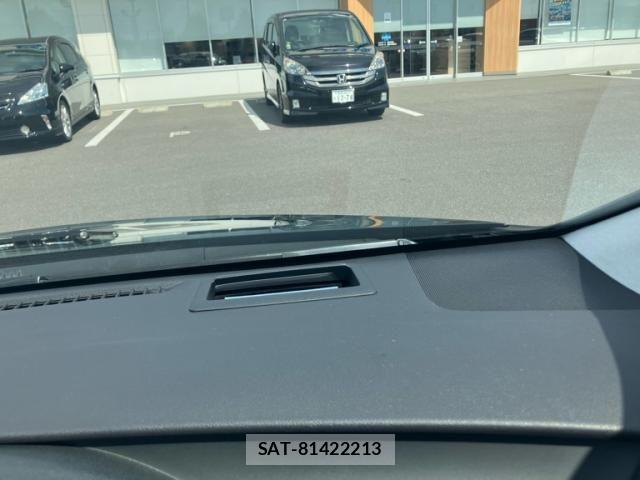 Toyota PRIUS 2017-02 8368222-27