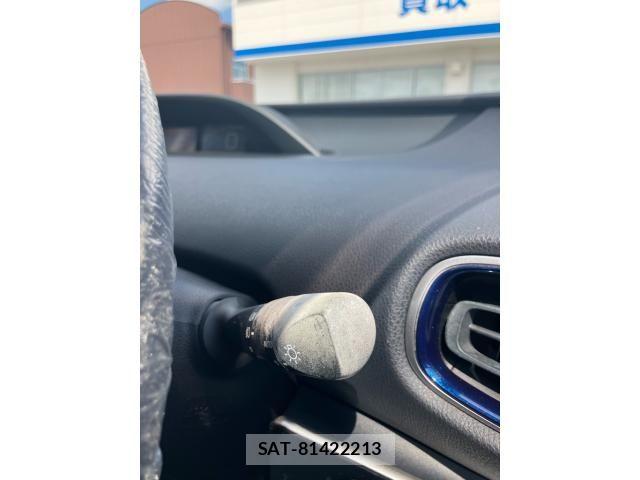 Toyota PRIUS 2017-02 8368222-28
