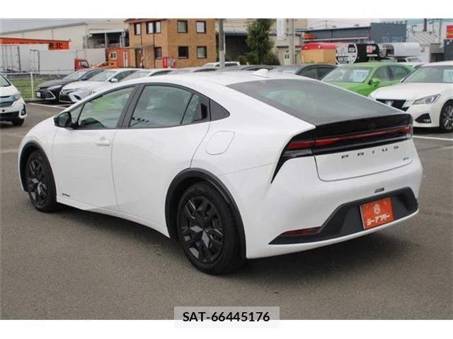 Toyota PRIUS 2025-03 8368215-10