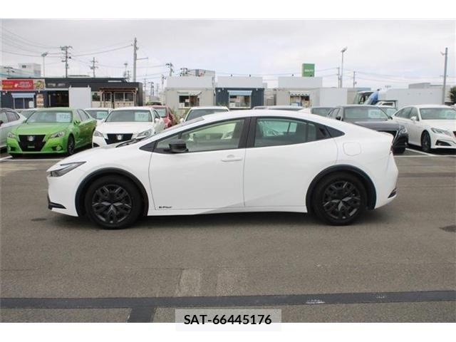 Toyota PRIUS 2025-03 8368215-11