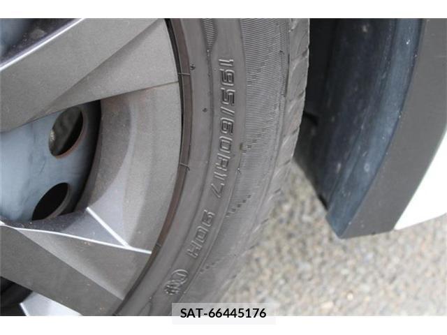 Toyota PRIUS 2025-03 8368215-24