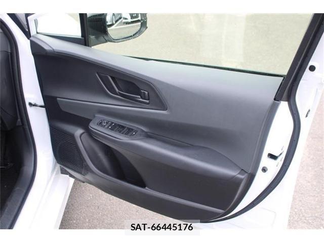 Toyota PRIUS 2025-03 8368215-27