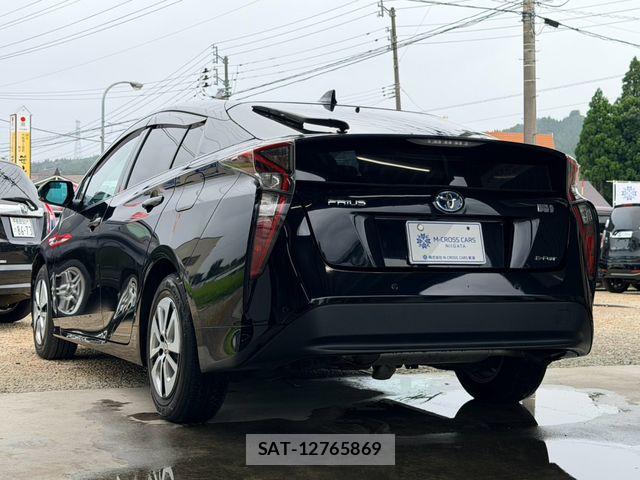 Toyota PRIUS 2016-07 8372080-4