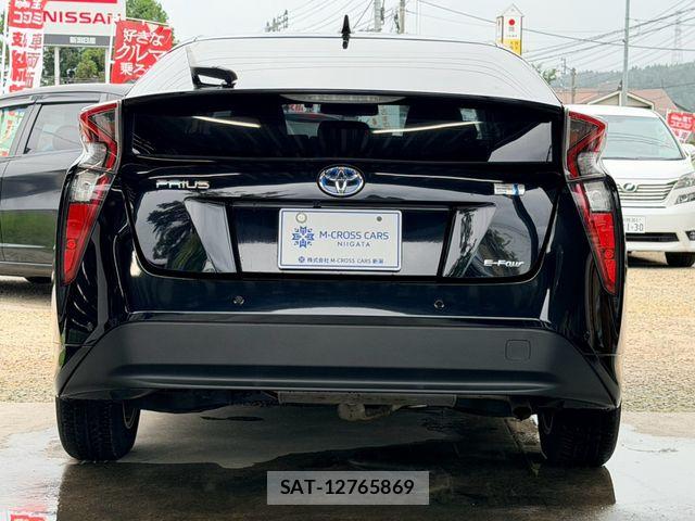 Toyota PRIUS 2016-07 8372080-6