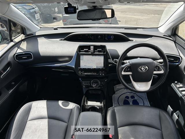 Toyota PRIUS 2016-08 8414524-17