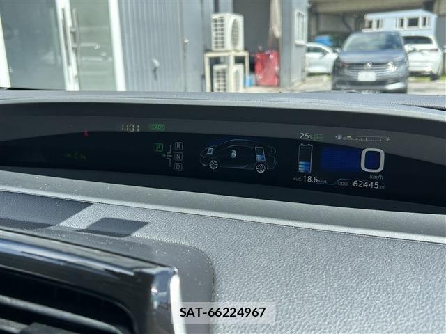 Toyota PRIUS 2016-08 8414524-23