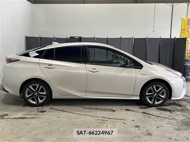 Toyota PRIUS 2016-08 8414524-4