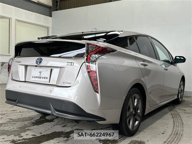 Toyota PRIUS 2016-08 8414524-5