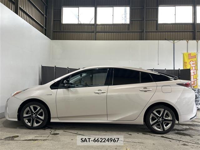 Toyota PRIUS 2016-08 8414524-8
