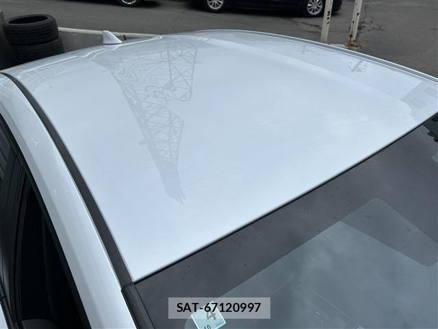 Toyota PRIUS 2023-04 8438743-10