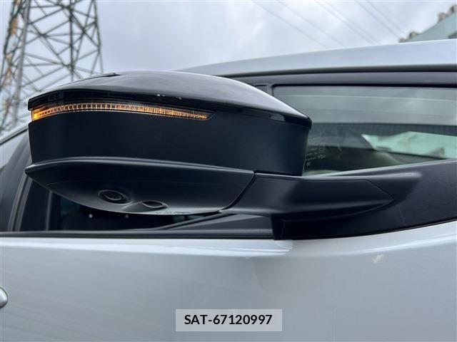 Toyota PRIUS 2023-04 8438743-12