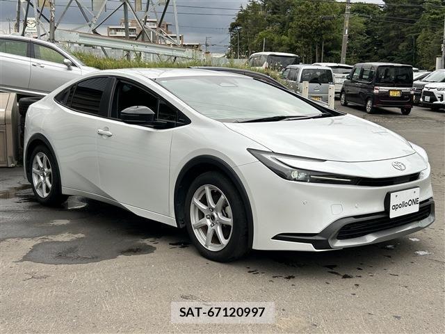 Toyota PRIUS 2023-04 8438743-2