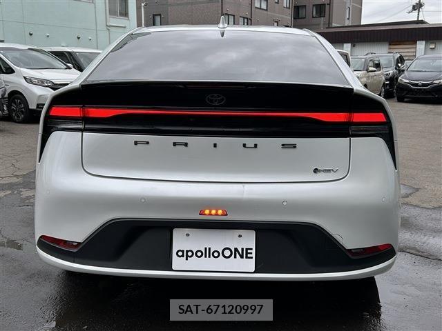Toyota PRIUS 2023-04 8438743-5