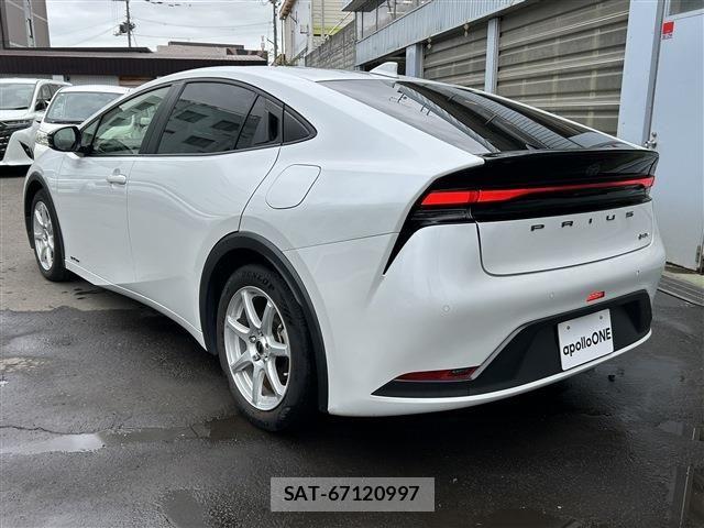 Toyota PRIUS 2023-04 8438743-6
