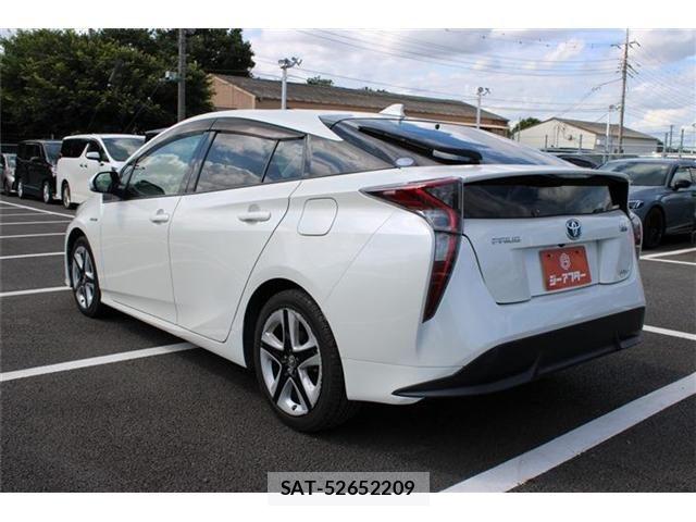 Toyota PRIUS 2016-06 8458253-12