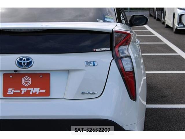 Toyota PRIUS 2016-06 8458253-15
