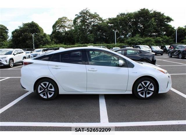 Toyota PRIUS 2016-06 8458253-19