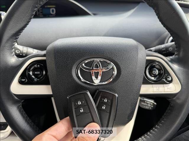 Toyota PRIUS 2016-06 8458252-17