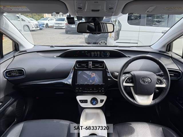 Toyota PRIUS 2016-06 8458252-1