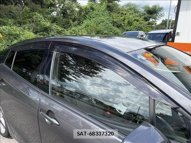 Toyota PRIUS 2016-06 8458252-29