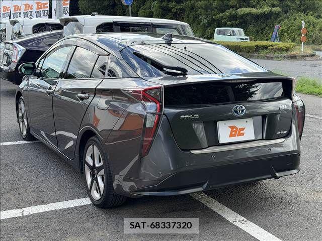 Toyota PRIUS 2016-06 8458252-7
