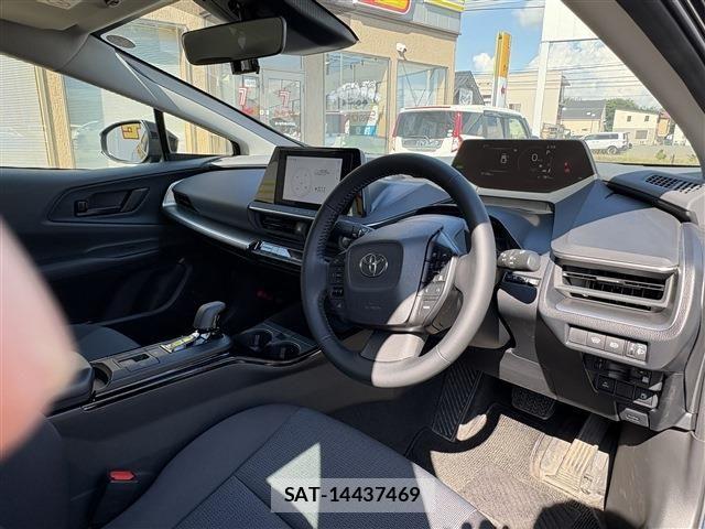 Toyota PRIUS 2023-08 8526699-16