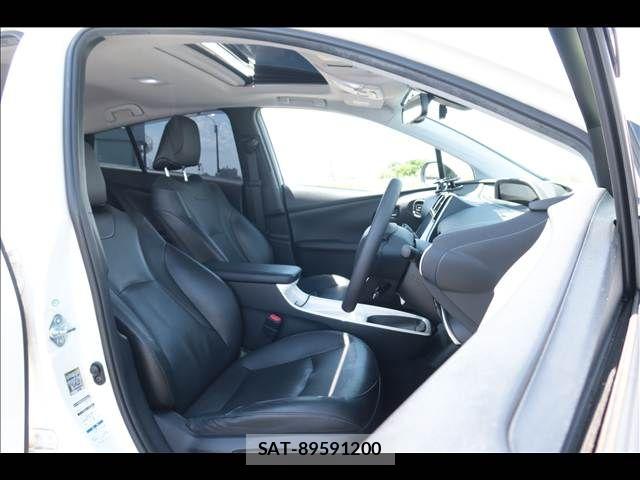 Toyota PRIUS 2017-08 8526702-14