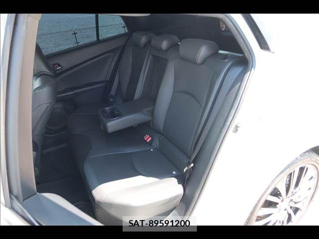 Toyota PRIUS 2017-08 8526702-17