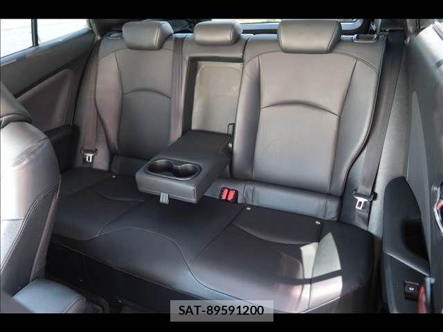 Toyota PRIUS 2017-08 8526702-18